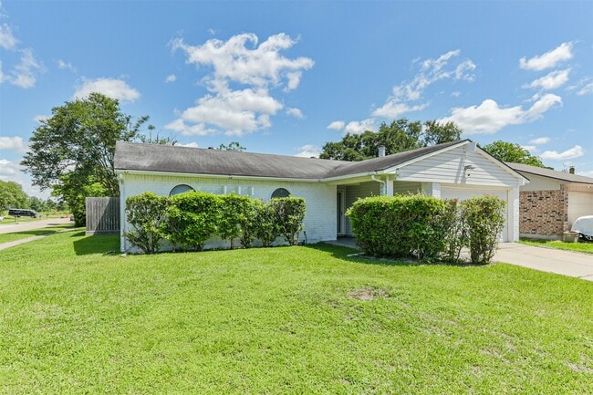 24426 Rockin 7 Dr in Hockley, TX - Foto de edificio - Building Photo