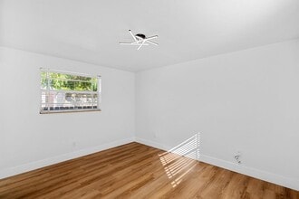 1607 Hayes St, Unit 3 in Hollywood, FL - Building Photo - Building Photo