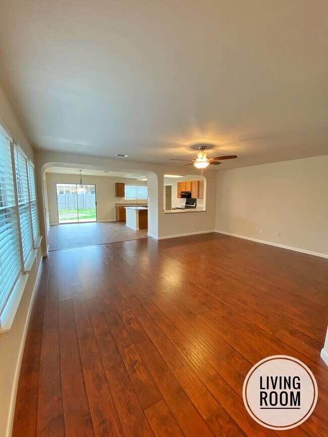 215 Rim Rock Dr in Leander, TX - Building Photo - Building Photo