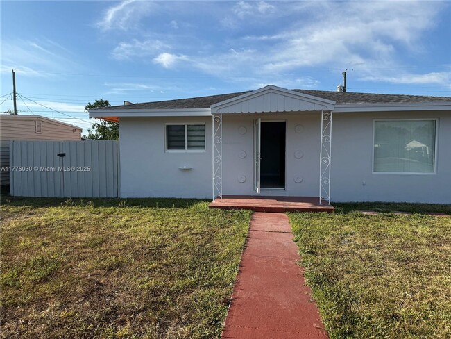 6218 Rodman St in Hollywood, FL - Building Photo - Building Photo