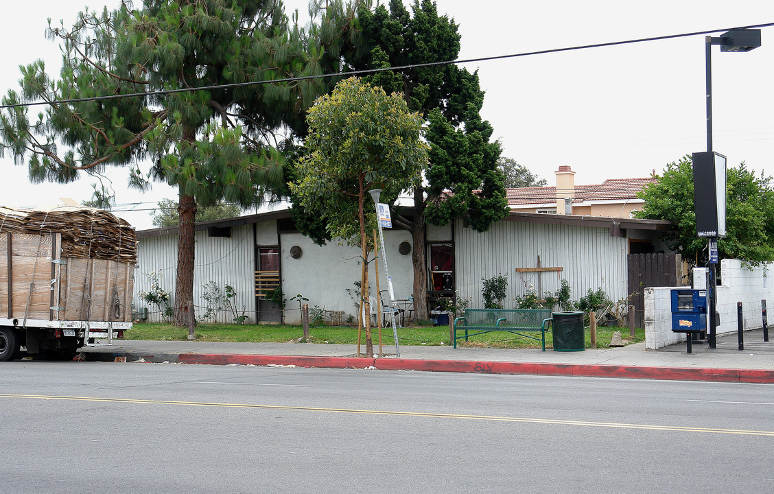 2718 Mcfadden Ave in Santa Ana, CA - Building Photo