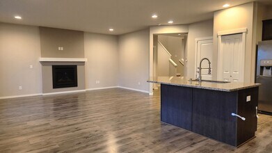 6934 Oleander Ave NE in Lacey, WA - Building Photo - Building Photo