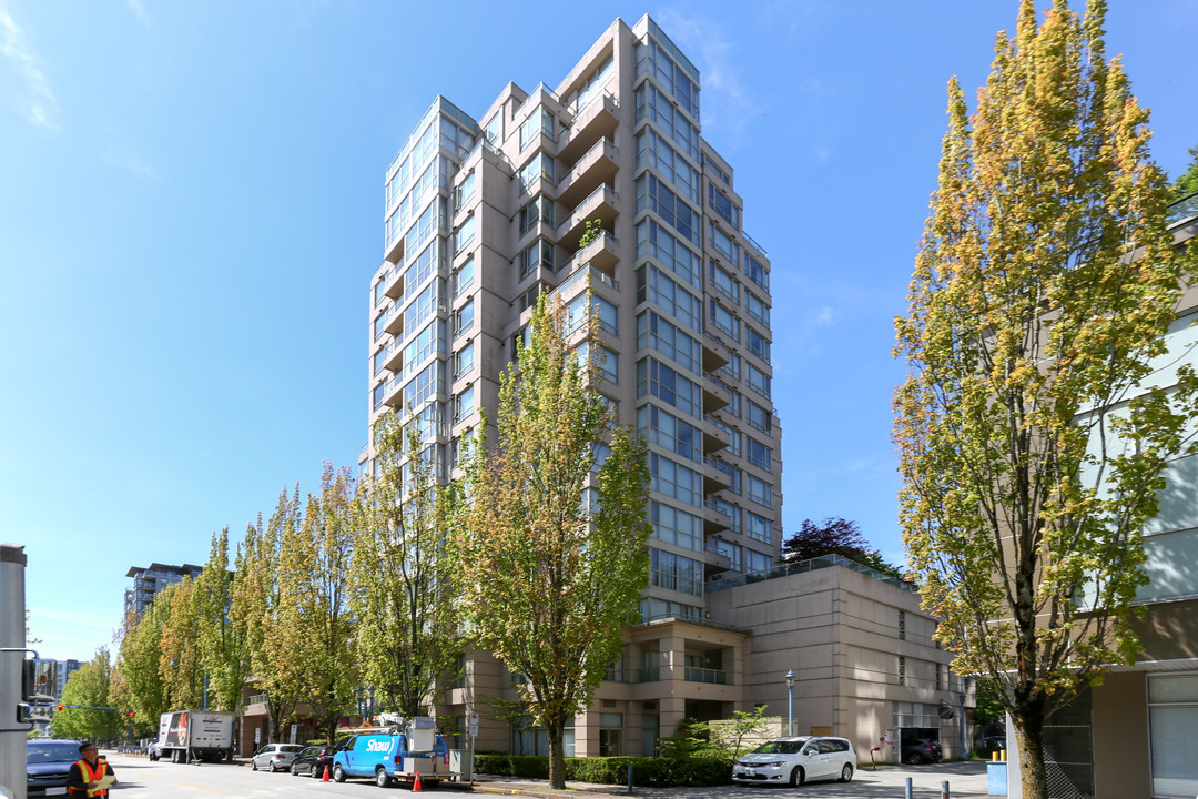 The Evergreens in Richmond, BC - Building Photo