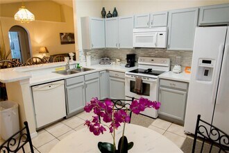 1021 Soaring Eagle Ln in Kissimmee, FL - Foto de edificio - Building Photo