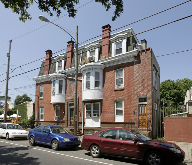 2201 Bainbridge St in Philadelphia, PA - Building Photo - Building Photo