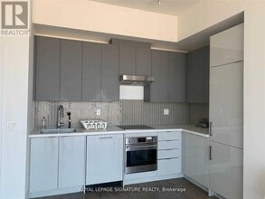 2916 Hwy 7 in Vaughan, ON - Building Photo - Building Photo