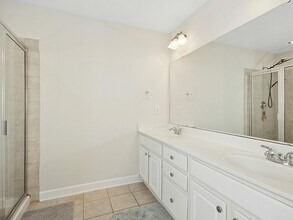 219 Broadgait Brae Road in Cary, NC - Building Photo - Building Photo