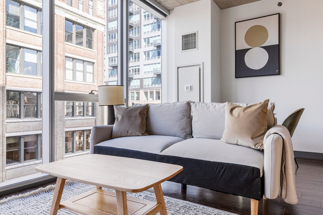 601 W Jackson Blvd in Chicago, IL - Foto de edificio