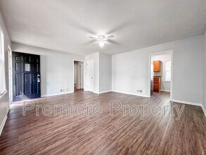 9024 E 74 Terrace in Raytown, MO - Building Photo - Building Photo