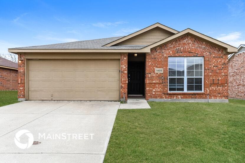 1400 First St in Sanger, TX - Building Photo