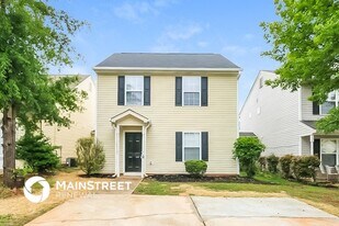 330 Coral Cir in Mcdonough, GA - Building Photo