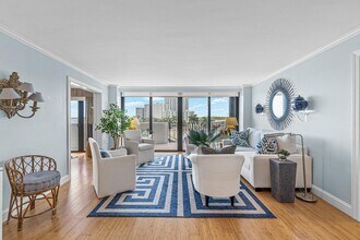 1200 S Flagler Dr in West Palm Beach, FL - Building Photo - Building Photo