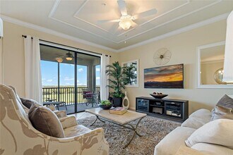 7015 River Hammock Dr in Bradenton, FL - Building Photo - Building Photo