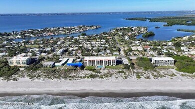 1305 S Atlantic Ave in Cocoa Beach, FL - Building Photo - Building Photo