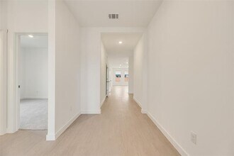 2416 Conroe Rd in Celina, TX - Foto de edificio - Building Photo