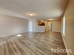 940 Ravine Dr, Unit 1207 in Franklin, IN - Foto de edificio - Building Photo