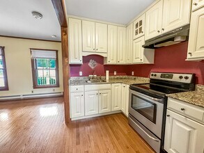 58 E Bacon St in Plainville, MA - Building Photo - Building Photo