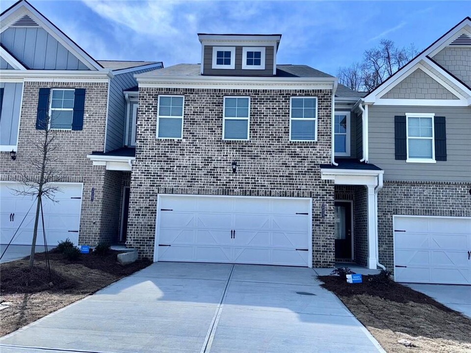 2557 Swan Lake Dr SW in Grayson, GA - Foto de edificio