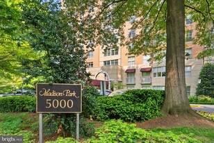 5000 Battery Ln in Bethesda, MD - Building Photo
