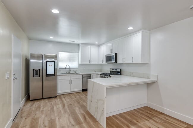 2111 Tulare St in Selma, CA - Building Photo - Building Photo