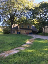 Elizabeth Court in Liberty, MO - Foto de edificio - Building Photo