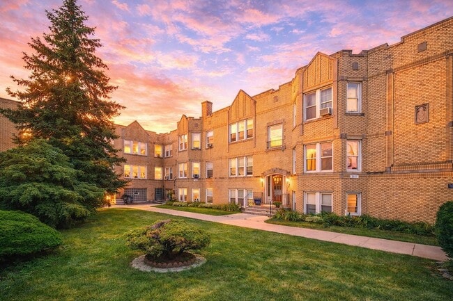 property at 2419 N Oak Park Ave