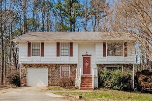 1352 Buttercup Ct in Lawrenceville, GA - Building Photo