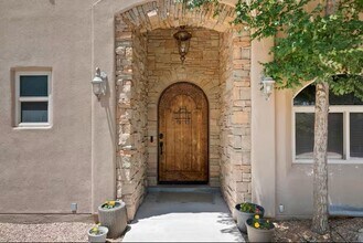 2409 Rice Ave NW in Albuquerque, NM - Foto de edificio - Building Photo