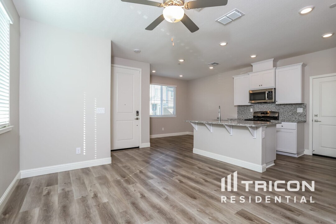 2657 River Rd Ln in Lincoln, CA - Building Photo