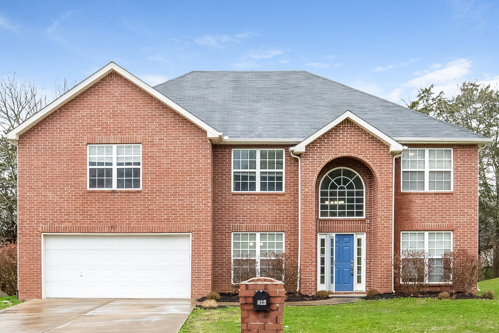 622 Holland Ridge Dr in La Vergne, TN - Foto de edificio