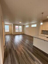 7122 S 13th St in Ridgefield, WA - Building Photo - Building Photo