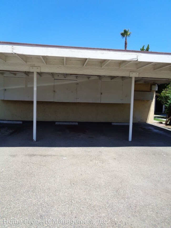 7902 Ronald Drive in Huntington Beach, CA - Foto de edificio - Building Photo