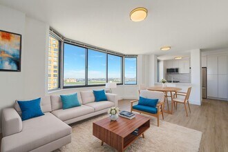 1735 York Ave in New York, NY - Building Photo - Building Photo