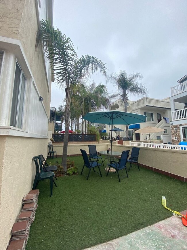 725 Ensenada Ct-Unit -725  1/4 in San Diego, CA - Building Photo - Building Photo