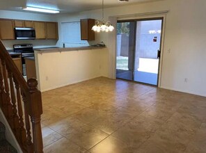 1293 S Bridgegate Dr in Gilbert, AZ - Foto de edificio - Building Photo