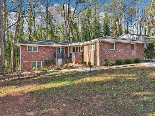 2897 White Oak Dr