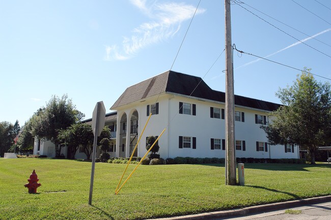 1640 NE 40th Ave in Ocala, FL - Foto de edificio - Building Photo