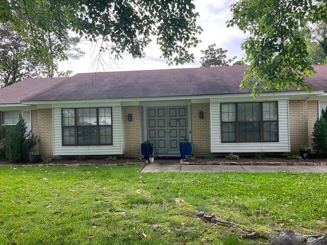 property at 1211 Cliffdale Dr