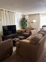 Kimberly Arms in Denver, CO - Building Photo