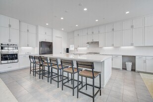 17700 Ridgeline Ct in Santa Clarita, CA - Building Photo