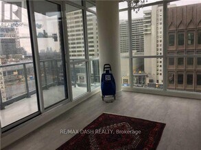 30 Roehampton Ave in Toronto, ON - Building Photo - Building Photo