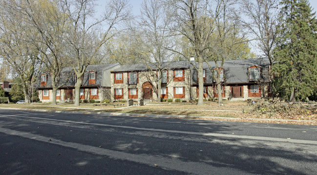 7012-7016 Fortune Dr in Middleton, WI - Building Photo - Building Photo