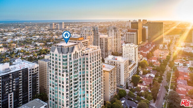 10727 Wilshire Blvd in Los Angeles, CA - Building Photo - Building Photo
