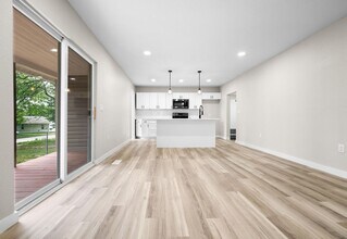 305 N Pike Ave in Bolivar, MO - Building Photo - Building Photo