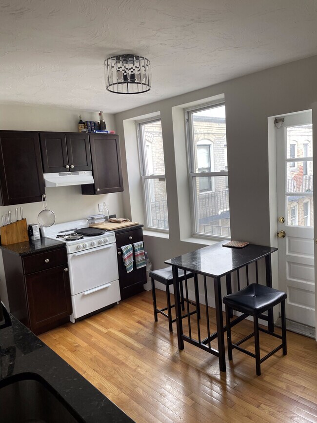 101 Saint Paul St, Unit B
