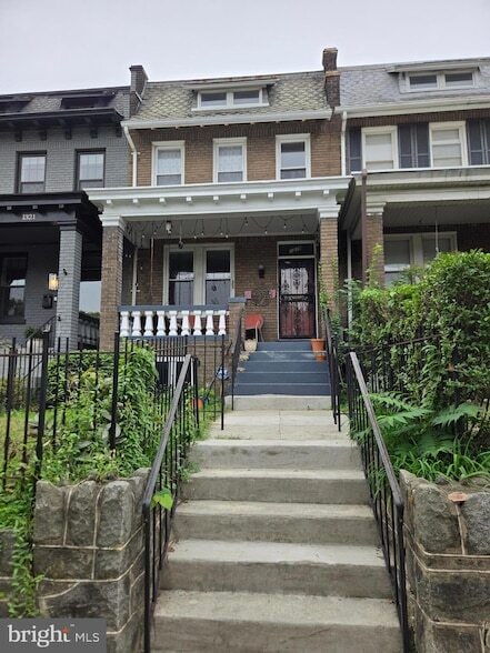 property at 1319 E St NE