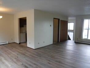 2213 E Foothills Dr in Missoula, MT - Building Photo - Building Photo