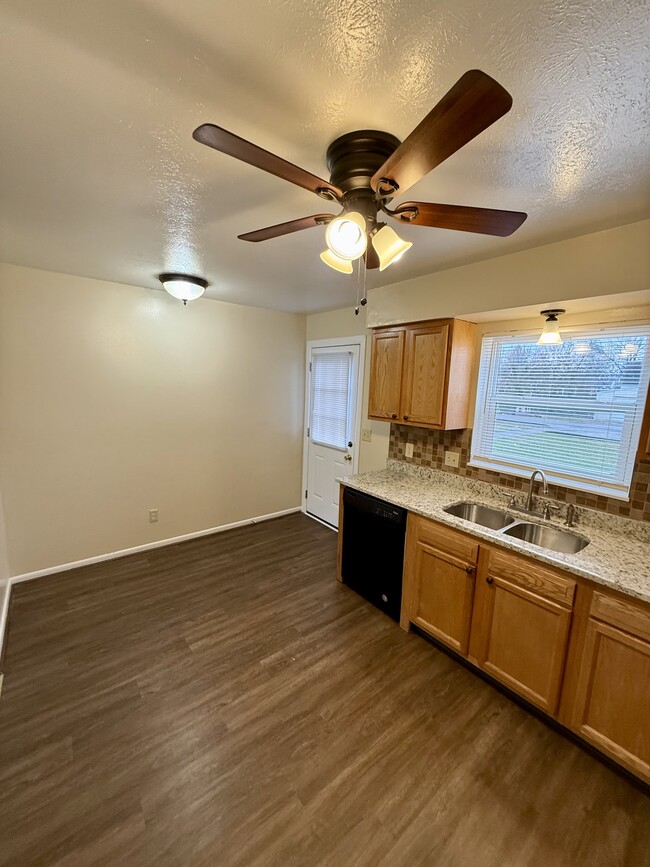 3519 Cleveland Ave in Grove City, OH - Building Photo - Building Photo