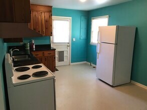904 Bresslyn Rd in Nashville, TN - Building Photo - Building Photo