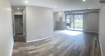 17500 Euclid Ave in Cleveland, OH - Building Photo